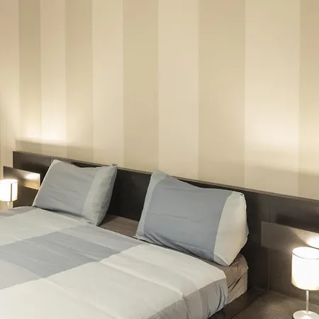 Palazzo Dei Duchi 1 *