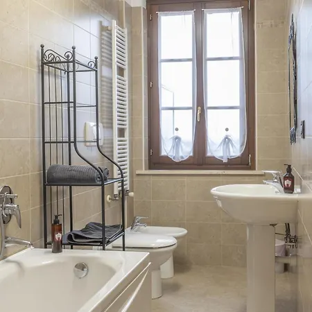 Palazzo Dei Duchi 1 *