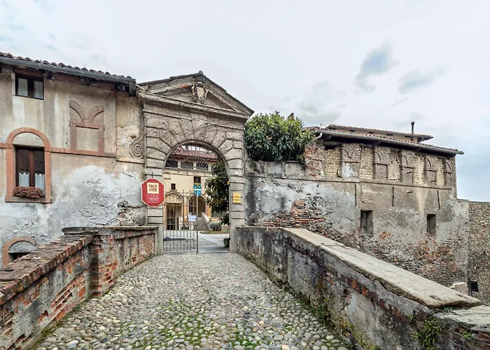 Palazzo Dei Duchi 1